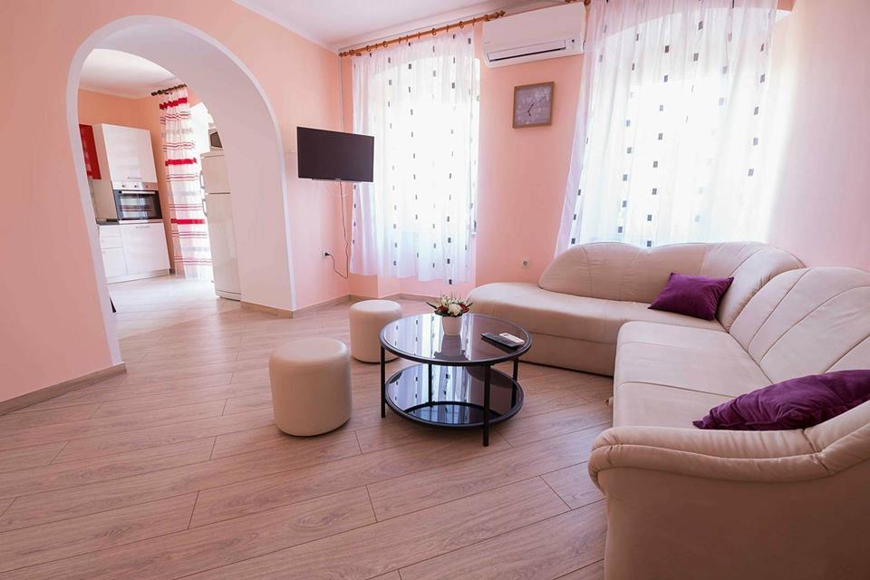 Apartmani Pod Nehajem Zengg Kültér fotó