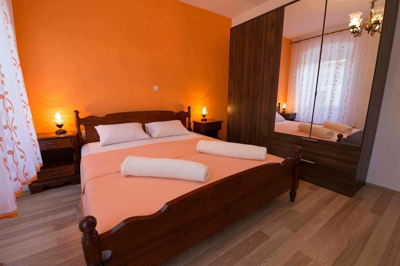 Apartmani Pod Nehajem Zengg Kültér fotó